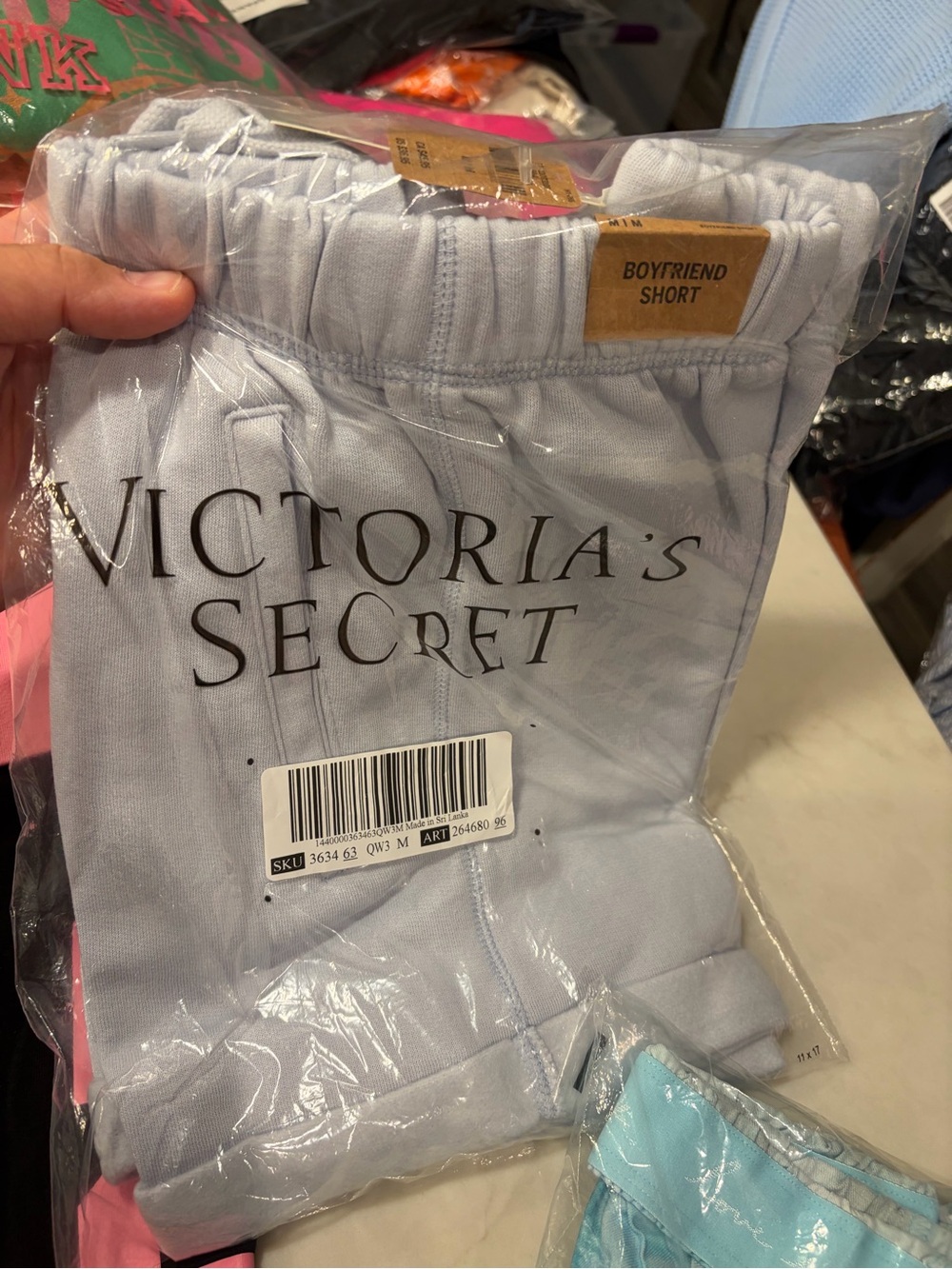 Victoria Secret PINK π©· 3 shorts, 3 pants, 1 Tee, 1 sweatshirt, 1 Sandal, 1 Socks - Picture 5 of 7